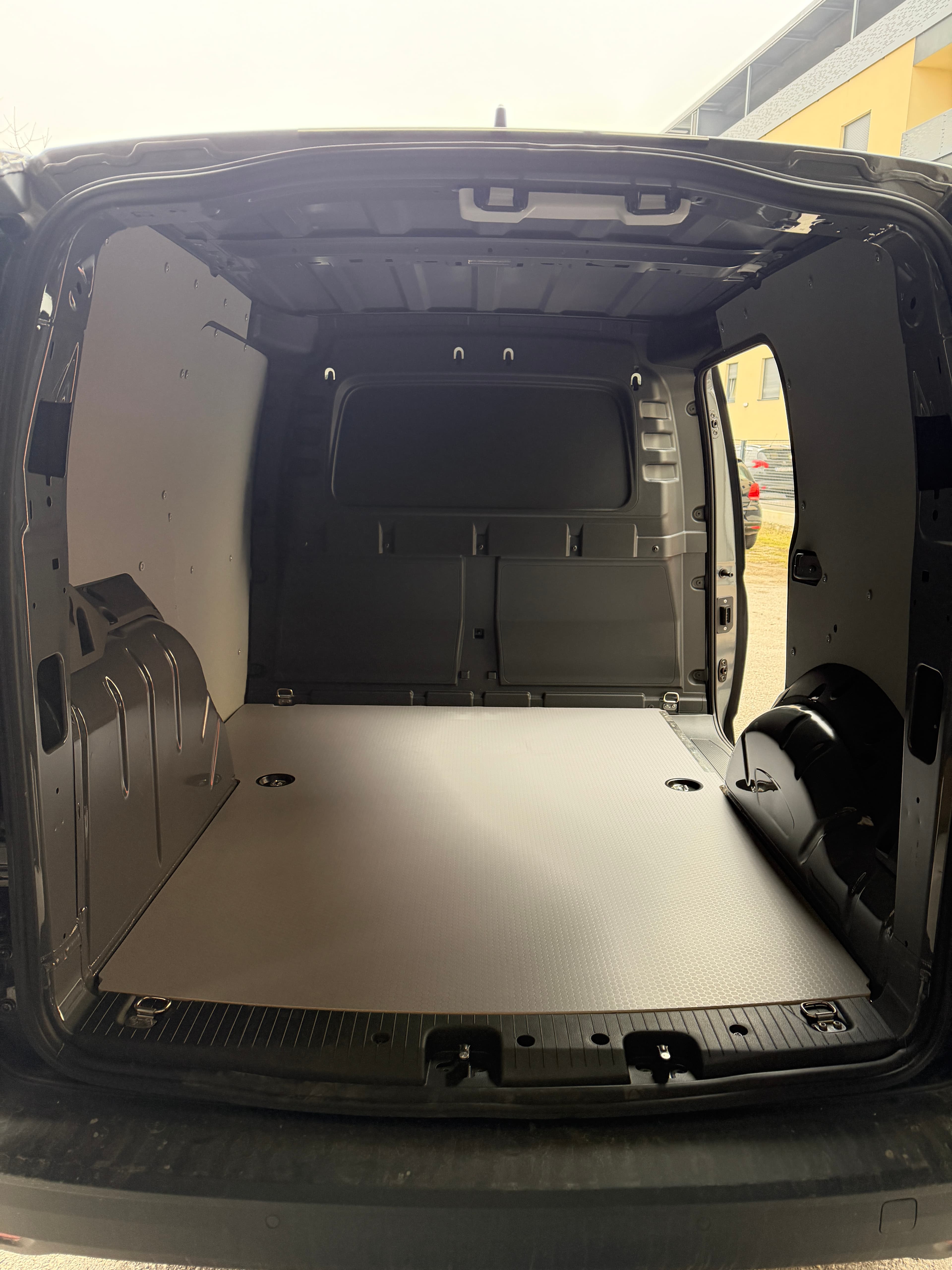 VW Caddy 5 L2 (1/2)